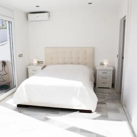 Luxury Puerto Banus Penthouse With Parking & Wi-fi *