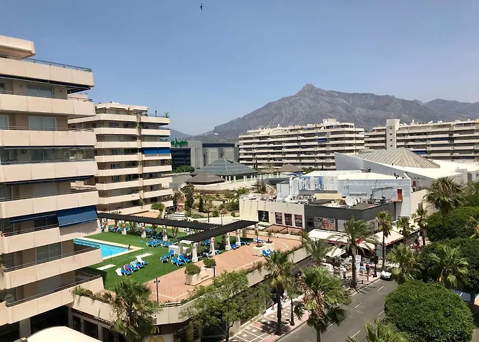 Апартаменти Luxury Puerto Banus Penthouse With Parking & Wi-fi