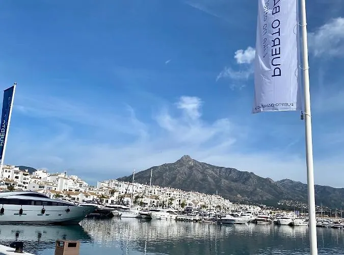 Апартаменти Luxury Puerto Banus Penthouse With Parking & Wi-fi
