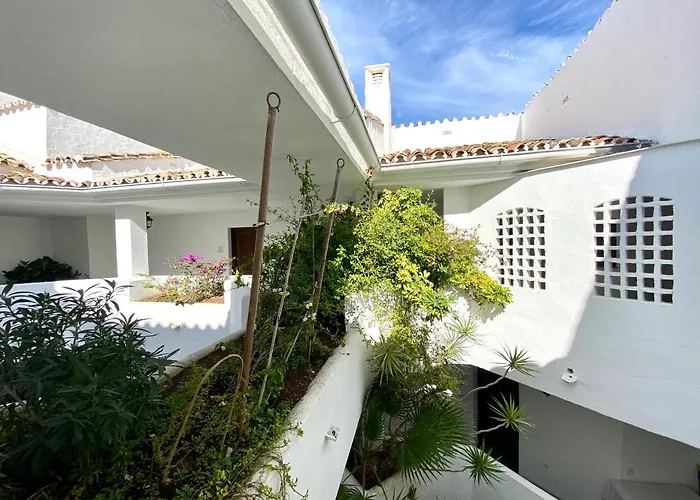 Luxury Puerto Banus Penthouse With Parking & Wi-fi Апартаменти Марбелья