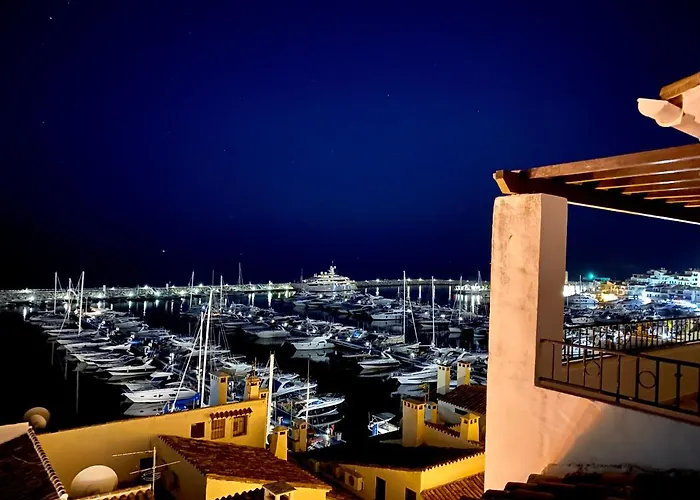 Luxury Puerto Banus Penthouse With Parking & Wi-fi *
